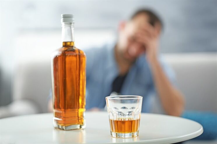 Alkol içmek bir erkeğin erektil işlevini olumsuz etkiler